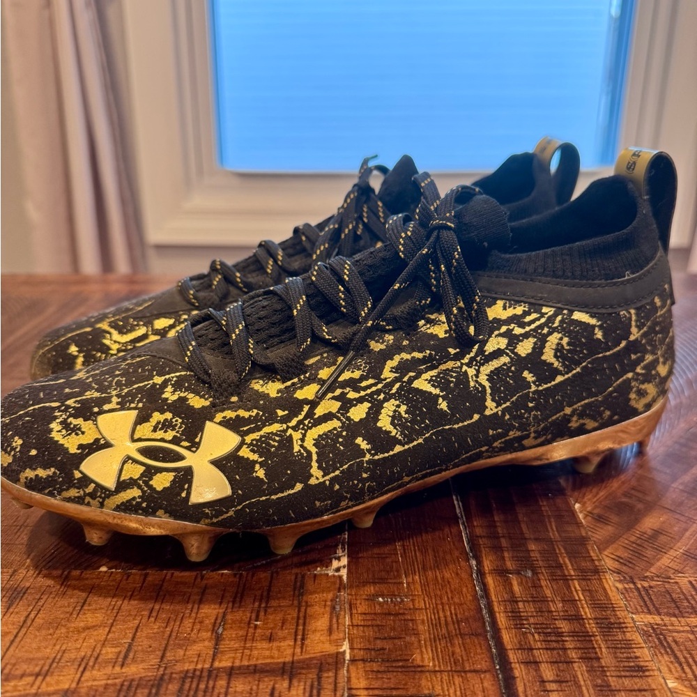 Under Armour Size 9 men’s used cleats